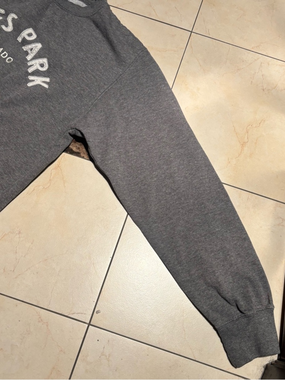 MV Sport Estes Park Colorado Grey Crewneck Sweatshirt - Picture 3 of 5